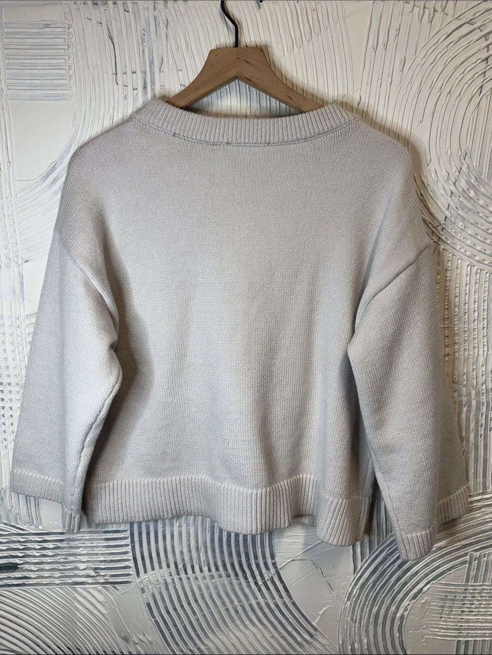 T Tahari Cream Loose Fit Crewneck Sweater N0467